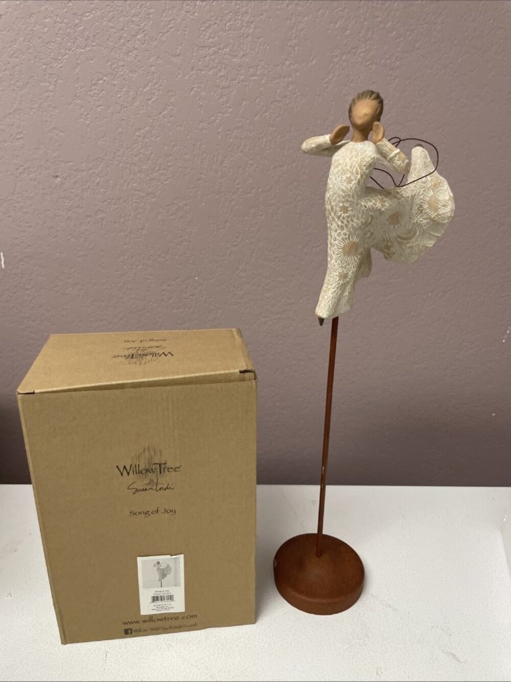 READ Willow Tree Song of Joy Angel Figurine Susan Lordi Demdaco 26463 Nativity